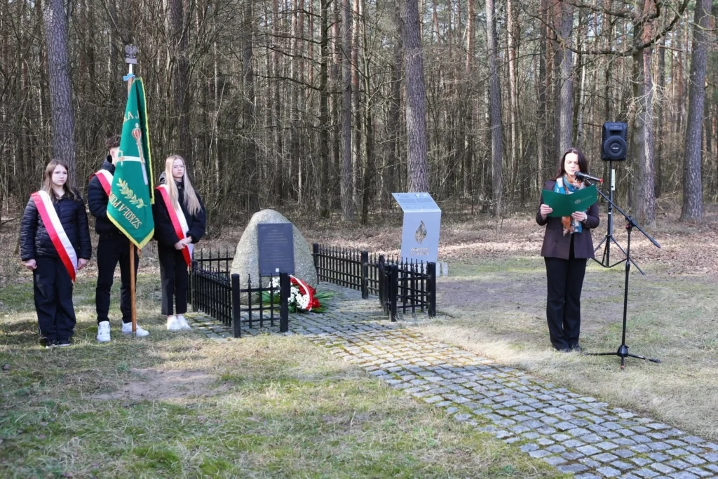 Wystąpienie przy miejscu pamięci w Porębie-Kocębach