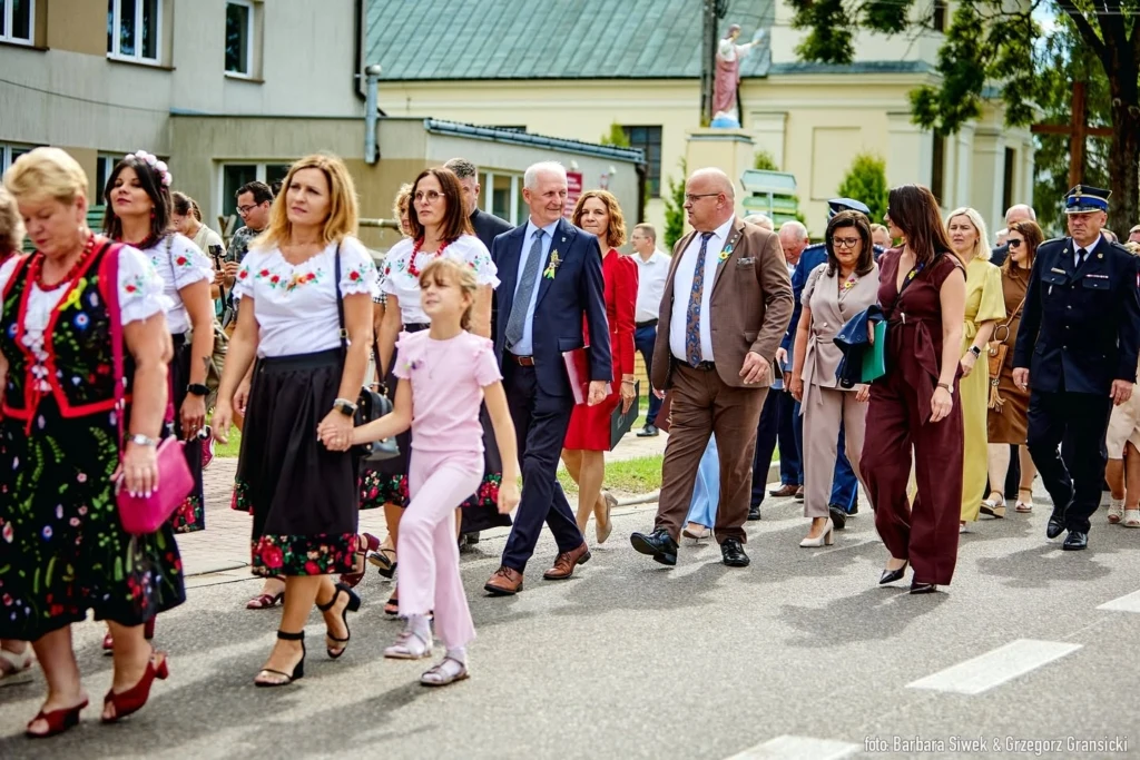 Korowód dożynkowy w Brańszczyku